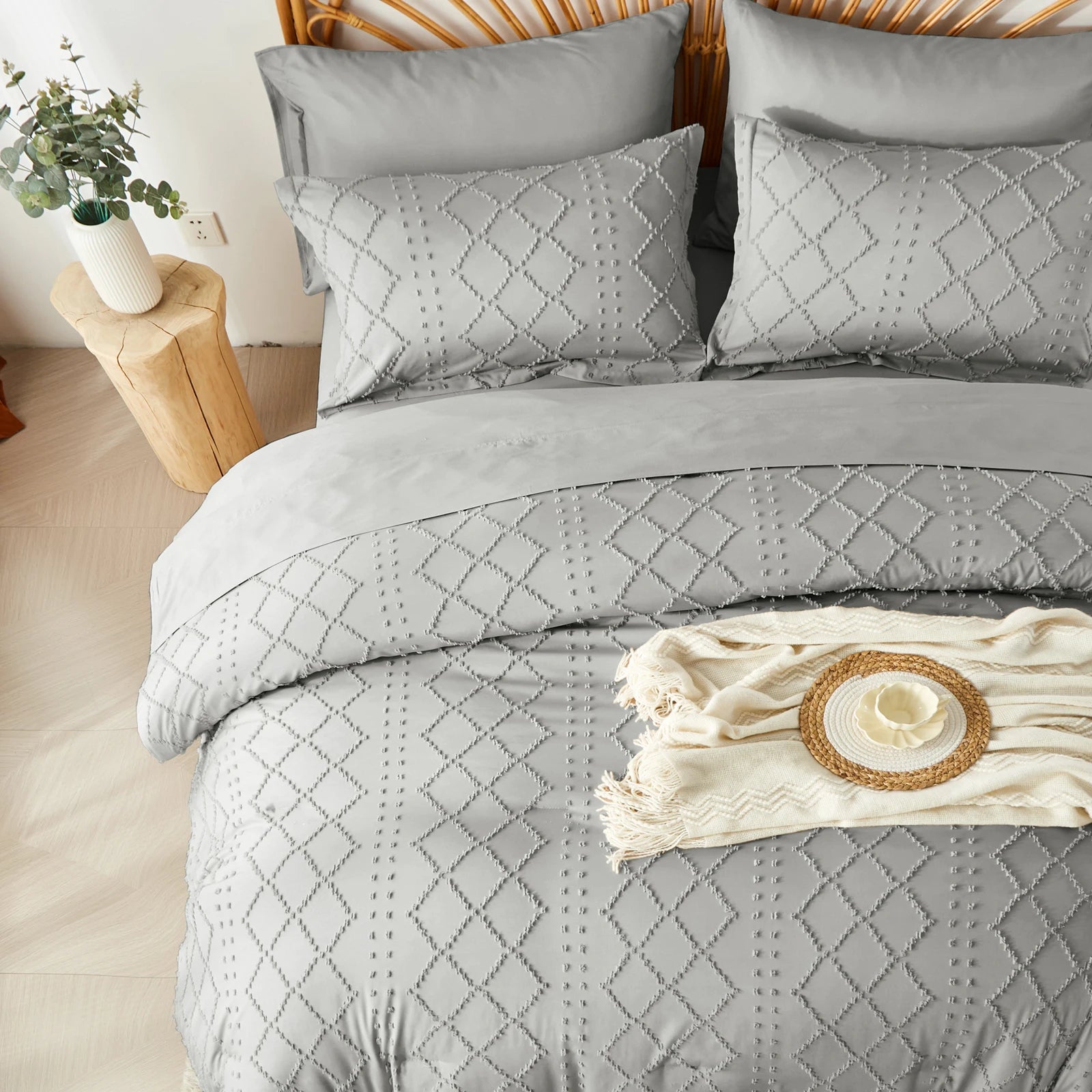 Embroidered bed set, Soft Jacquard Comforter