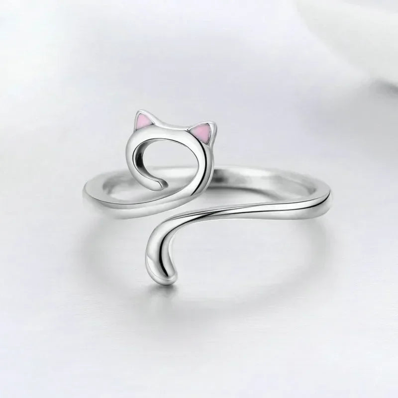 Adjustable Crochet Tension Ring, Cute Cat Yarn Guide Finger Holder, Knitting Thimble Hook Winder Tool for Beginners