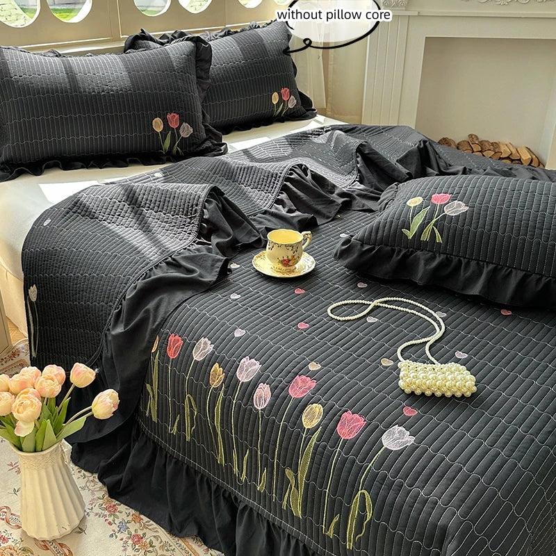 Quilt Bedding Set, Lightweight soft Bedspread with Embroidery Tulips for all Seasons 3pc