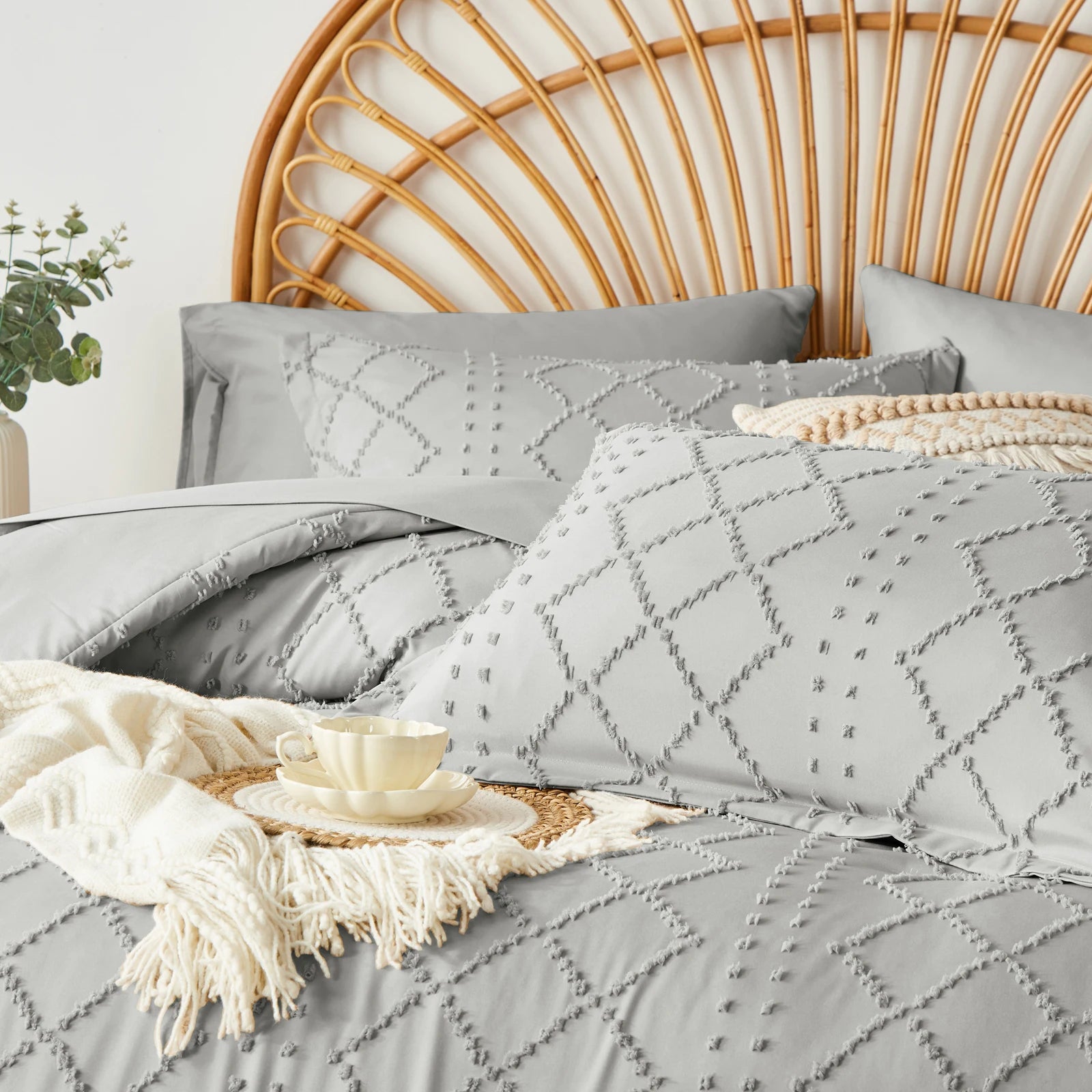 Embroidered bed set, Soft Jacquard Comforter