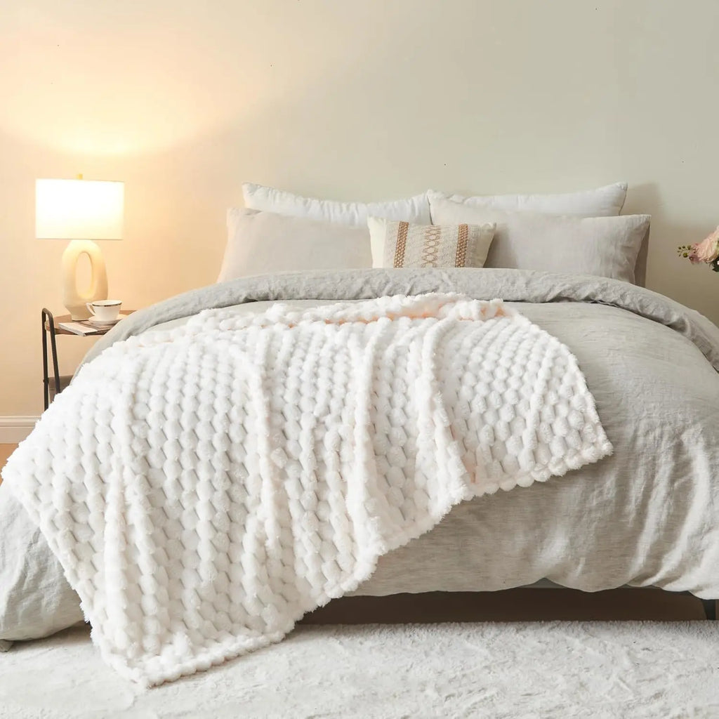 Super Soft Throw Blanket Ivory Premium Silky Flannel Fleece 3D Clouds All Season Use