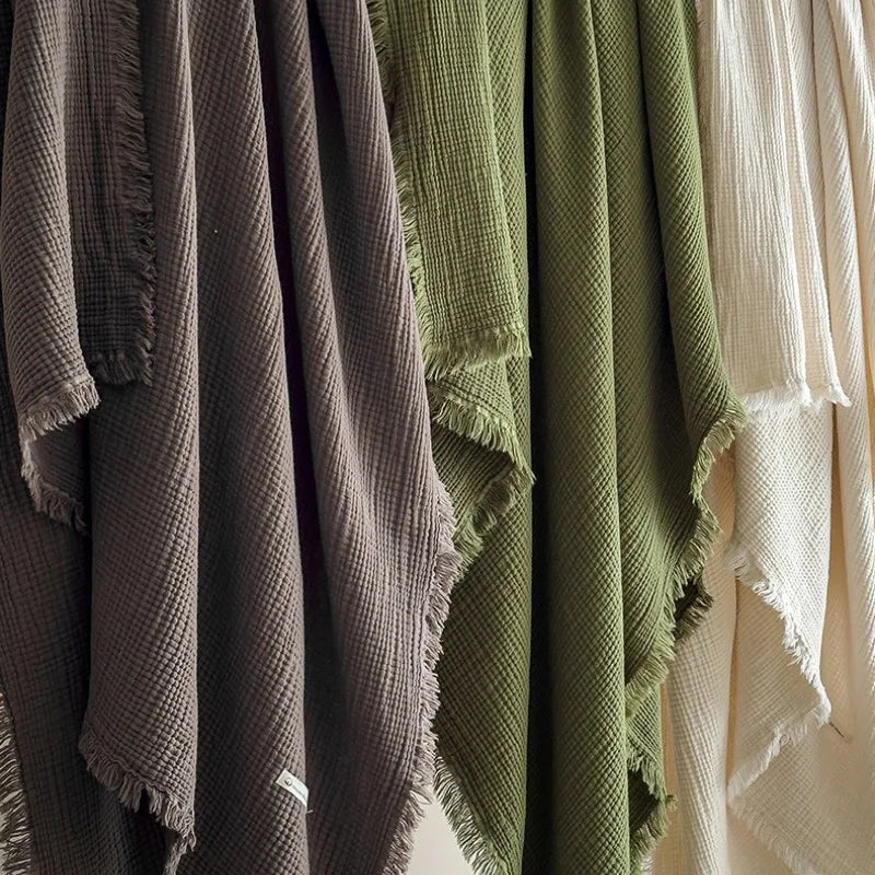 Japanese Style Summer Blanket, Lightweight, Breathable, Made Of 6 Layers Of Yarn, Great for a Nap Easy to Carry
Easy to Carry