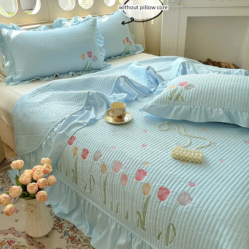Quilt Bedding Set, Lightweight soft Bedspread with Embroidery Tulips for all Seasons 3pc